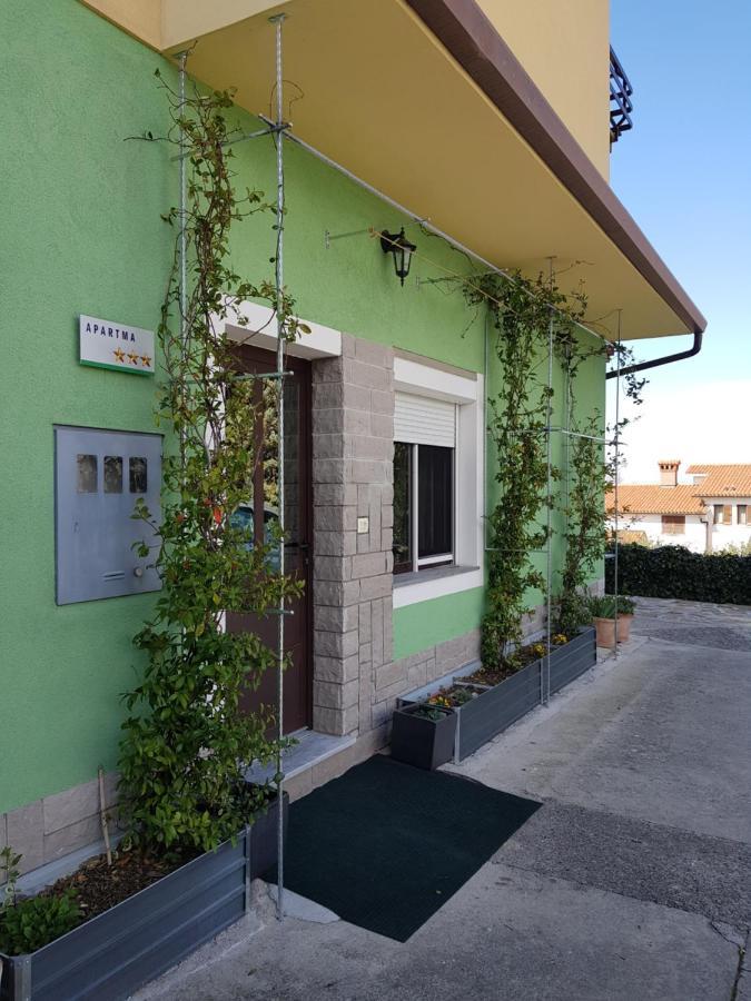 Apartment And Rooms Parus Koper Exterior photo